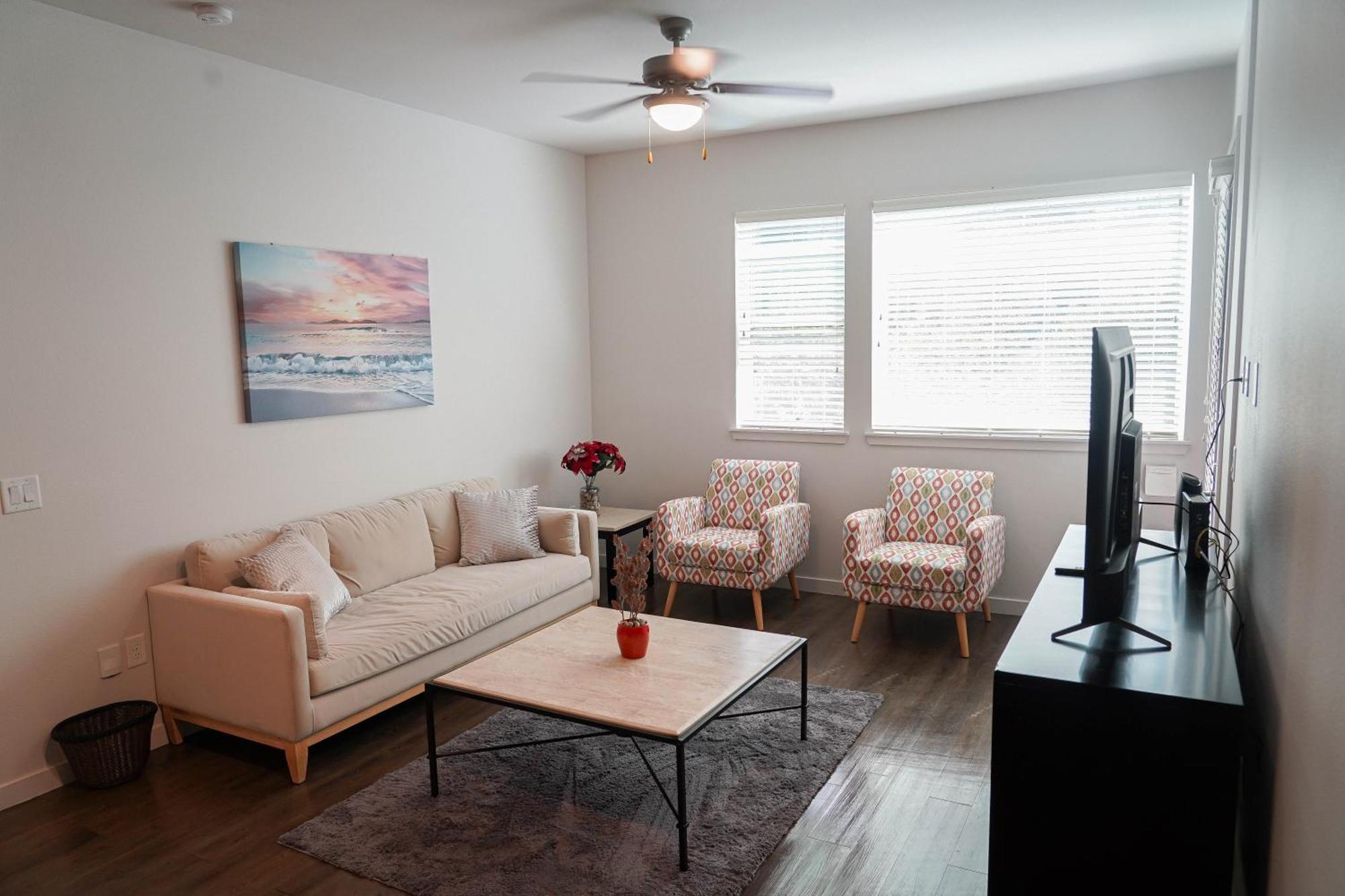 Luxury Designed 2 Bedrooms Part In Woodland Hills Ca * Los Ángeles